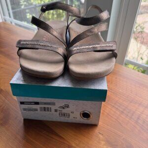 Aetrex Shoes - Size 42 (10.5 - 11)